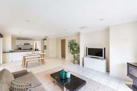 Property photo of 54 Wattle Valley Drive Hillside VIC 3037