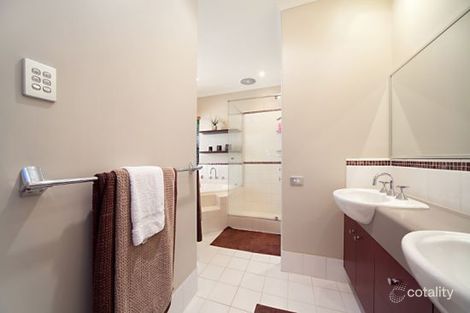 Property photo of 32 Lowan Loop Karawara WA 6152