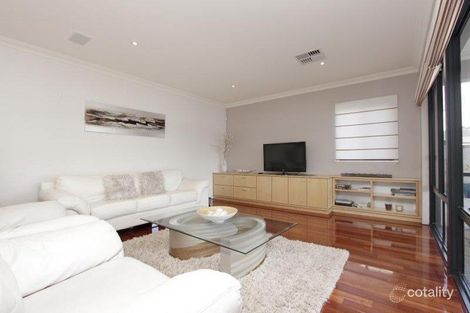 Property photo of 7 Hinkler Loop Maylands WA 6051