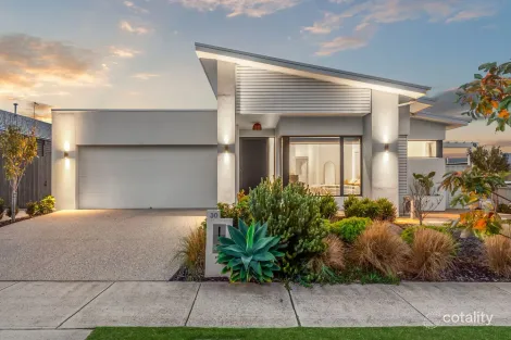 Property photo of 30 Grevillea Drive Mount Duneed VIC 3217