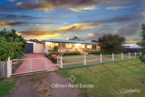 Property photo of 2 Harewood Street Tooradin VIC 3980