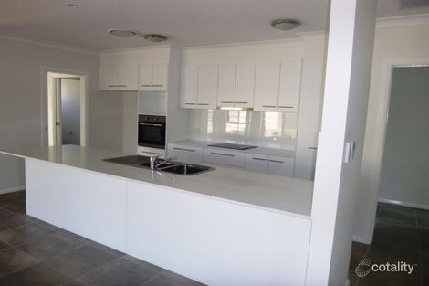 Property photo of 2 Parker Place Chinchilla QLD 4413