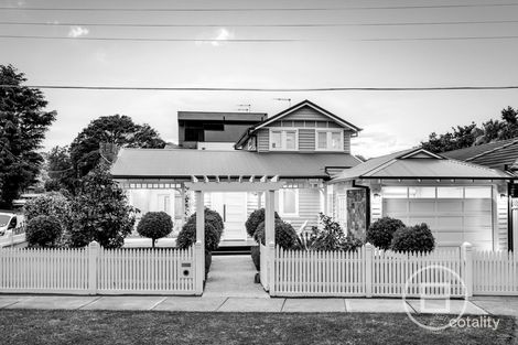 13 Brosnan Cres, Strathmore, VIC 3041