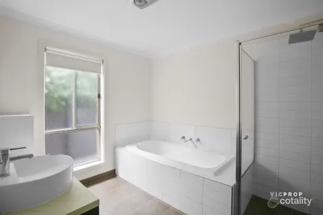 Property photo of 135 Windsor Boulevard Derrimut VIC 3026