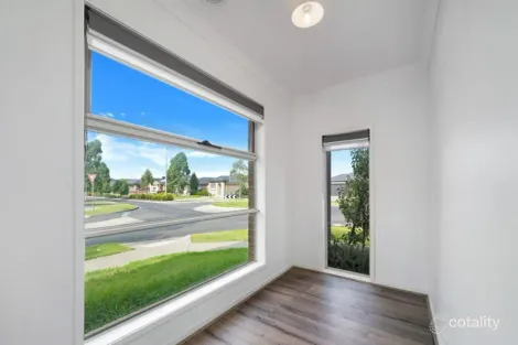 Property photo of 1 Yaloak Way Tarneit VIC 3029