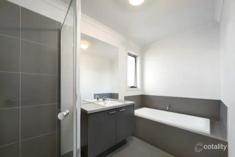 Property photo of 1 Yaloak Way Tarneit VIC 3029