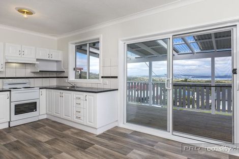 Property photo of 5 Marlin Avenue Floraville NSW 2280