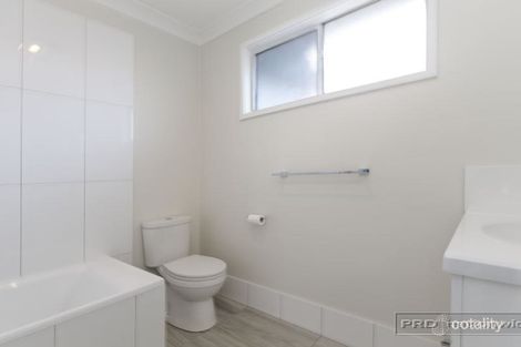 Property photo of 5 Marlin Avenue Floraville NSW 2280