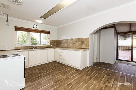 Property photo of 32 Lester Drive Thornlie WA 6108