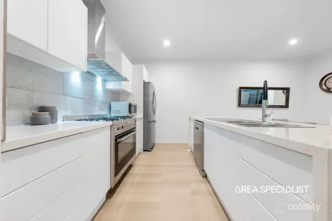 Property photo of 93 Lynbrook Boulevard Lynbrook VIC 3975