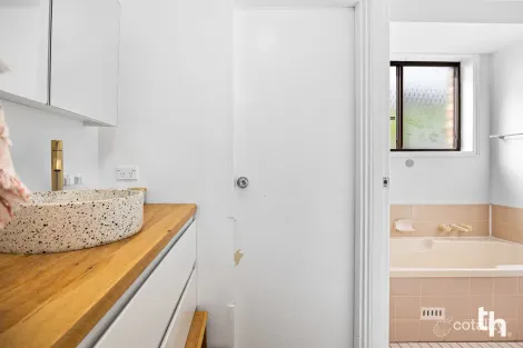 Property photo of 4 Tanunda Close Eleebana NSW 2282