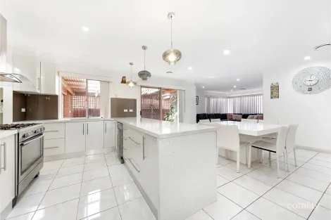 Property photo of 29 Sheridan Way Roxburgh Park VIC 3064