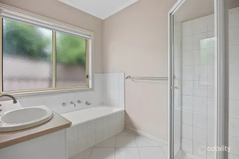 Property photo of 30 Mockridge Drive Kangaroo Flat VIC 3555