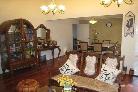 Property photo of 1 Robinvale Court Endeavour Hills VIC 3802