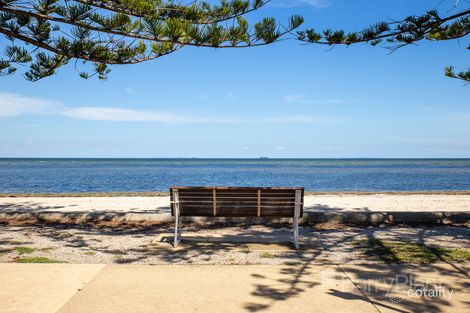 4/2 Grieve Pde, Altona, VIC 3018