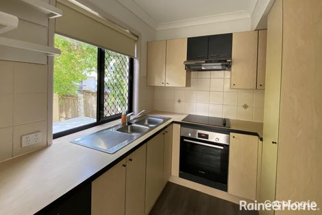 Property photo of 1/12 Grosvenor Road Indooroopilly QLD 4068