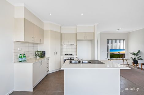Property photo of 5A Carabott Place Berwick VIC 3806