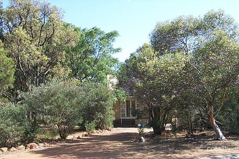 4 Kathleen Rd, Lesmurdie, WA 6076