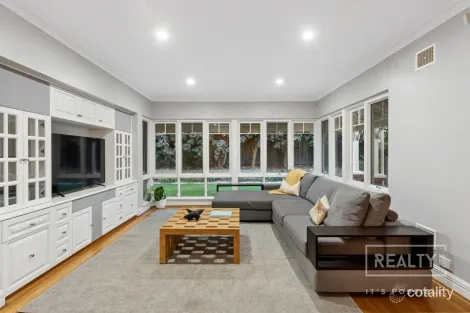 Property photo of 33 Ash Grove Duncraig WA 6023