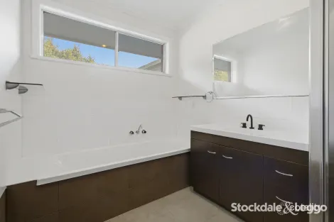Property photo of 1 Cobbledick Court Traralgon VIC 3844