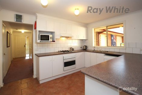 Property photo of 2 Clansman Close Hoppers Crossing VIC 3029
