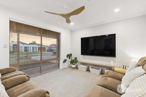 Property photo of 17 Springbrook Drive Ellenbrook WA 6069