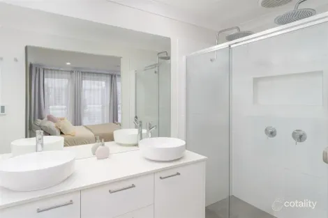Property photo of 13 Jefferis Avenue Renwick NSW 2575