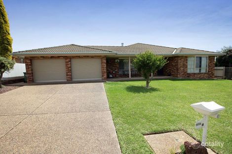 18 Amaroo St, Kooringal, NSW 2650