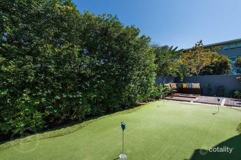 Property photo of 14 Edgewater Place Bulimba QLD 4171