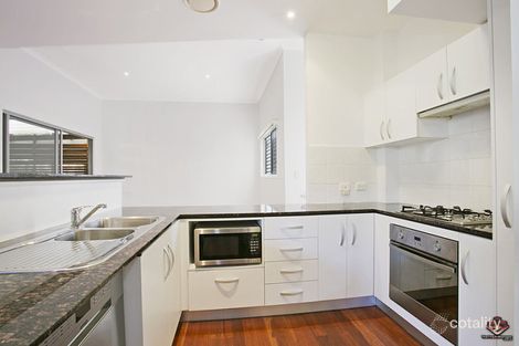 Property photo of 6/82 Clarence Road Indooroopilly QLD 4068