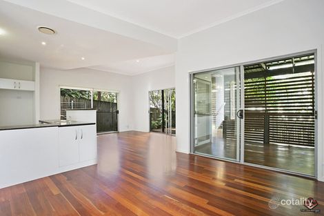 Property photo of 6/82 Clarence Road Indooroopilly QLD 4068