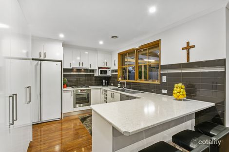 Property photo of 3 Ballanee Grove Cranbourne North VIC 3977