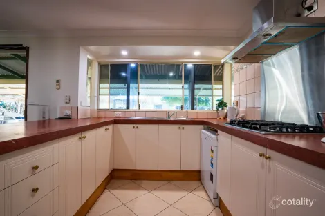 Property photo of 11 Prunster Road York WA 6302