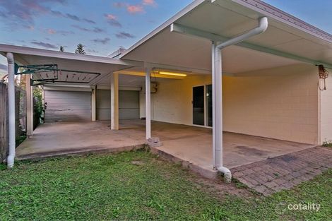 Property photo of 17 Lady Penrhyn Close Bentley Park QLD 4869