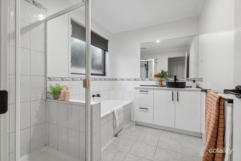 Property photo of 25 Cover Drive Sunbury VIC 3429