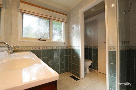Property photo of 5 Peppermint Grove Eltham VIC 3095