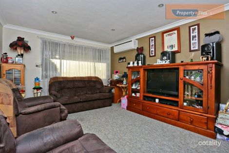 Property photo of 8 Hart Place St Clair NSW 2759