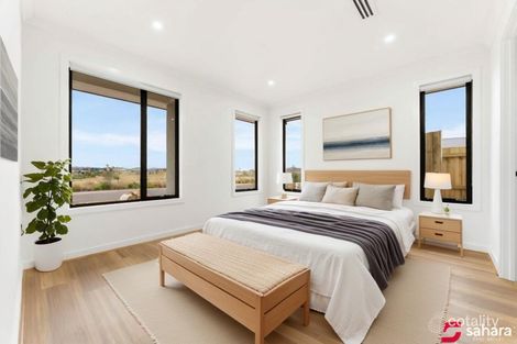 48 Whitecross Dr, Thornhill Park, VIC 3335