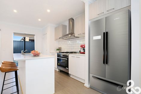 Property photo of 5 Dewpond Crescent Wollert VIC 3750