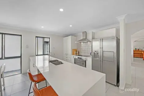 Property photo of 21 Blackwattle Circuit Arundel QLD 4214