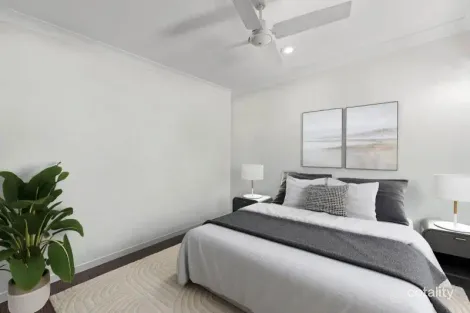 Property photo of 21 Blackwattle Circuit Arundel QLD 4214