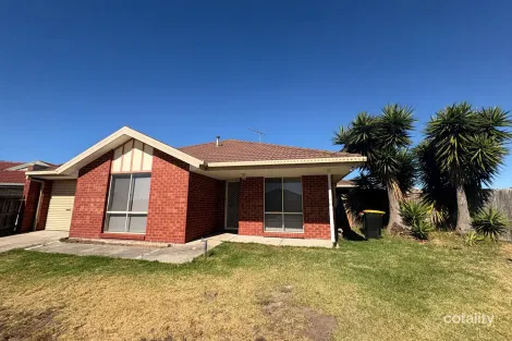 Property photo of 16 Santolin Drive Hillside VIC 3037