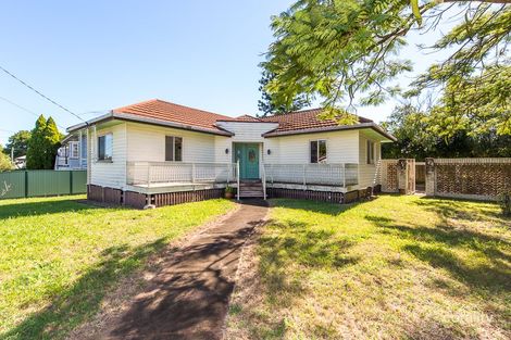 37 Stimpson St, Fairfield, QLD 4103