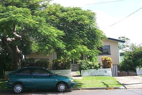 20 Fox Ave, Southport, QLD 4215