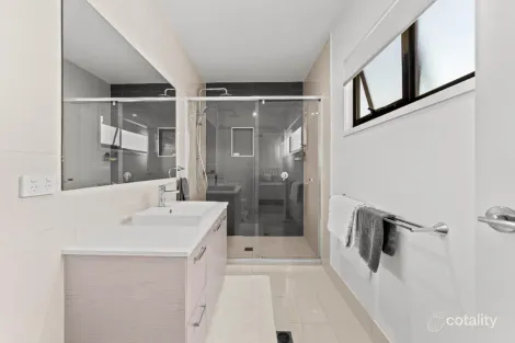 Property photo of 33/12 Luther James Close Doolandella QLD 4077