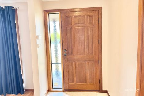 Property photo of 12 Granite Way Delahey VIC 3037