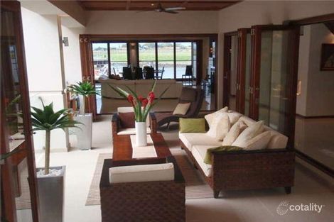 Property photo of 2054 The Circle Hope Island QLD 4212