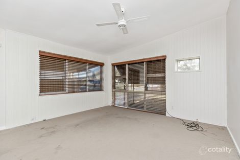 Property photo of 12 Manoora Avenue Mount Austin NSW 2650