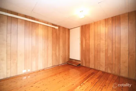 Property photo of 15 Oak Drive Georges Hall NSW 2198