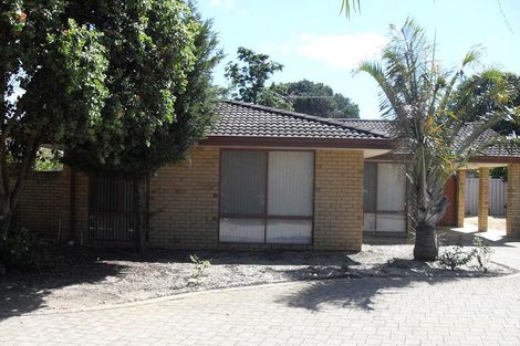 4/16 Leiden Pl, Forrestfield, WA 6058